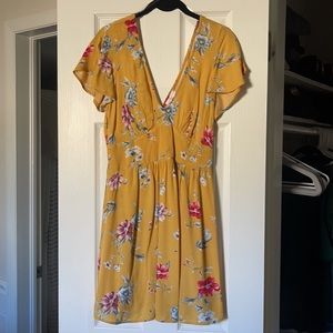 2 for $20 dresses 🌻  V-neck mini dress